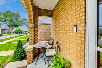 5322 W Wolfram St in Chicago, IL - Building Photo - Building Photo