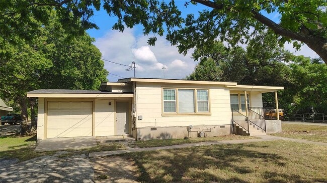 property at 13805 Maye Pl