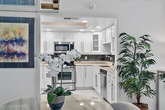 3456 S Ocean Blvd, Unit 802 in Palm Beach, FL - Foto de edificio - Building Photo