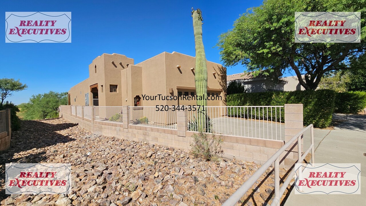 5079 N Pinnacle Cove Dr in Tucson, AZ - Foto de edificio