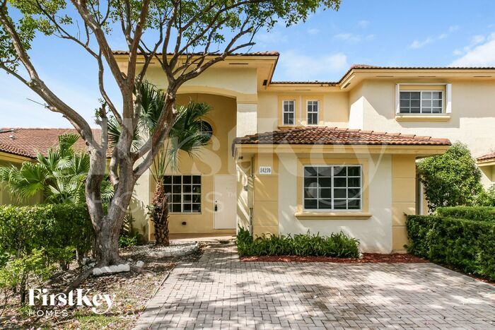 14270 SW 133 Ave in Miami, FL - Building Photo