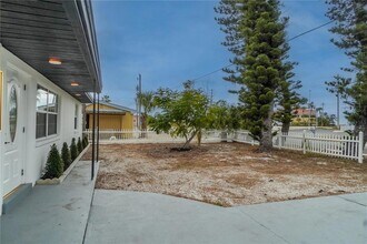 985 Liberty St in Englewood, FL - Building Photo - Building Photo