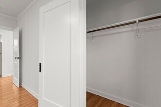 518 N Genesee Ave, Unit 518 in Los Angeles, CA - Building Photo - Building Photo