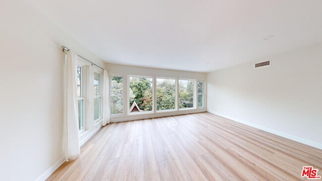 property at 4735 Nob Hill Dr