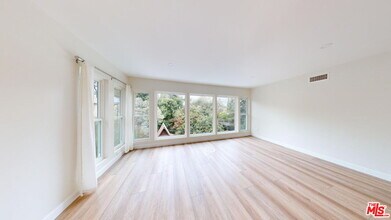 4735 Nob Hill Dr in Los Angeles, CA - Building Photo - Building Photo