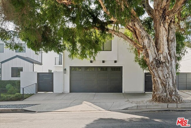 721 Beloit Ave in Los Angeles, CA - Building Photo - Building Photo