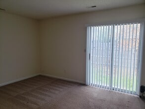 1051 Commonwealth Pl in Virginia Beach, VA - Building Photo - Building Photo
