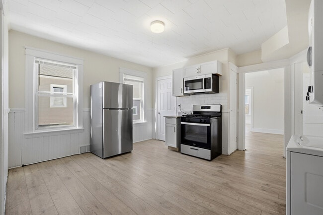 12 Hillside St, Unit 2