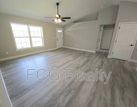 3328 W Naegelia Pl in Citrus Springs, FL - Building Photo - Building Photo