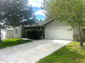 5903 S Snowdrop Pl in Boise, ID - Building Photo - Building Photo