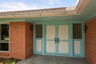 3016 Carlisle St in La Porte, TX - Building Photo - Building Photo