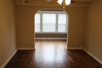 912-914 E 39th St in Kansas City, MO - Foto de edificio - Interior Photo