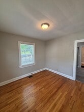 4113 Alma Ave in Knoxville, TN - Foto de edificio - Building Photo