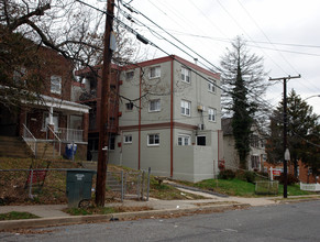 1679 W St SE in Washington, DC - Building Photo - Building Photo