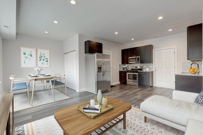 4176 W Montrose Ave in Chicago, IL - Building Photo - Building Photo