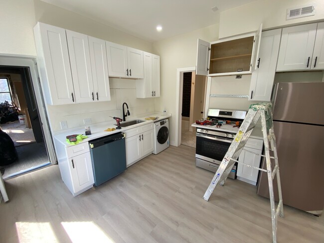 1322 W Ohio St, Unit 2R in Chicago, IL - Building Photo - Building Photo