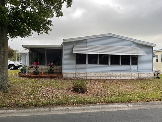 34323 Lodge Dr in Zephyrhills, FL - Building Photo - Building Photo