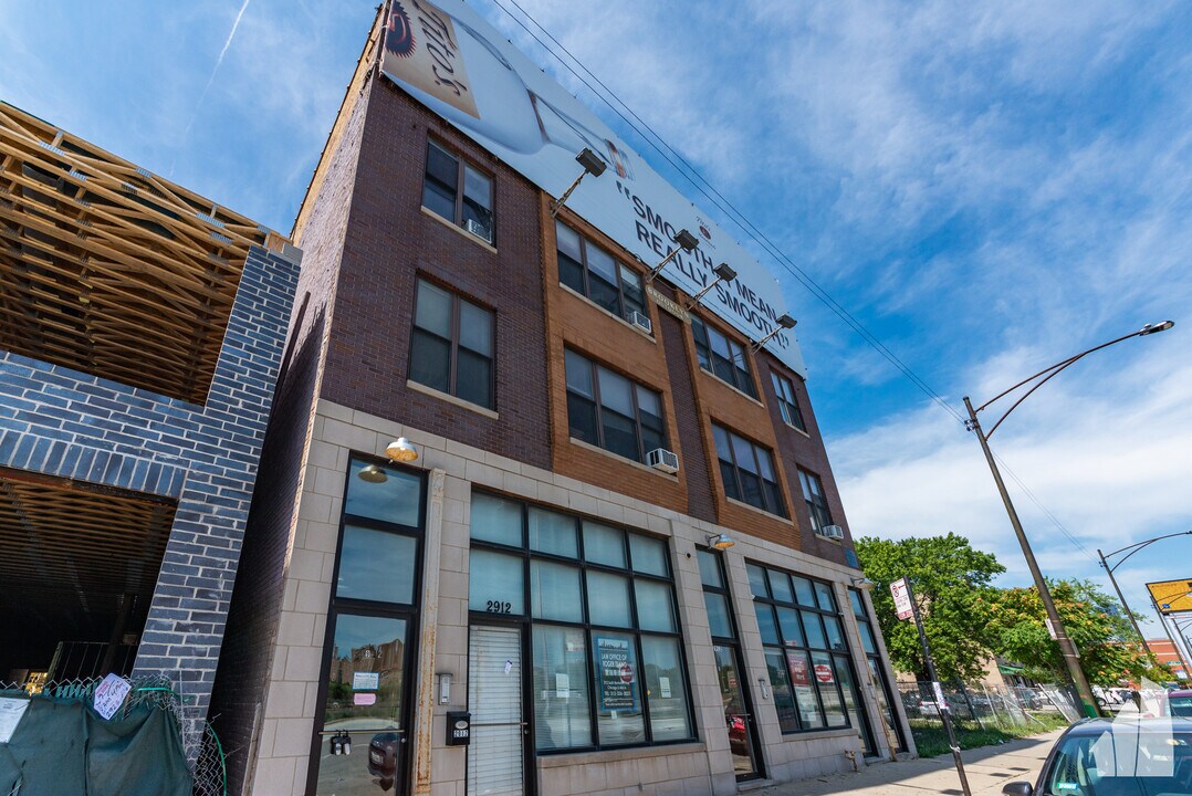 2910 S Wentworth Ave, Unit 3F in Chicago, IL - Building Photo