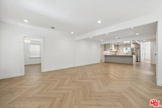 2044 N New Hampshire Ave in Los Angeles, CA - Building Photo - Building Photo