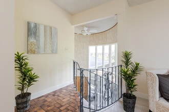 12343 New McLellan Rd in Surrey, BC - Building Photo - Building Photo