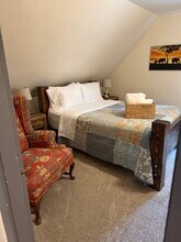 134 High St, Unit Sunny New England apartme in Keene, NH - Building Photo - Building Photo