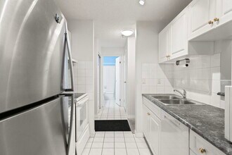 1735-111 11 Ave SW in Calgary, AB - Building Photo - Building Photo