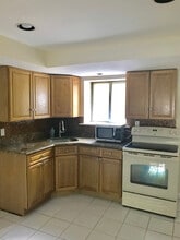 78 Morewood Dr in Smithtown, NY - Building Photo - Building Photo