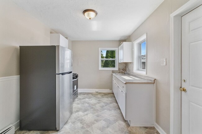 property at 392 E Maple St