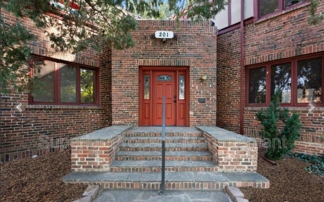 property at 201 E Elizabeth St
