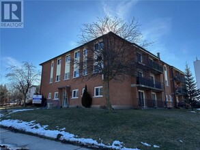 15 Mowat Blvd in Kitchener, ON - Building Photo - Building Photo