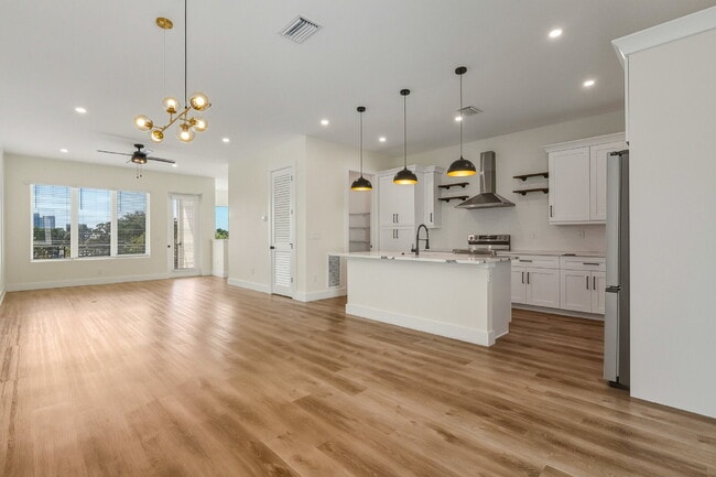 120 E Gladys St in Tampa, FL - Building Photo - Building Photo