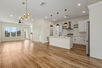 120 E Gladys St in Tampa, FL - Building Photo - Building Photo