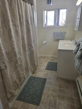 R and B Properties in Bremerton, WA - Building Photo - Building Photo