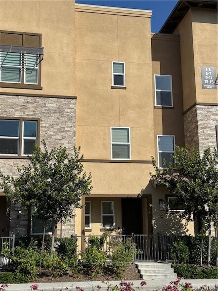 9 Sanctuary Ln in Mission Viejo, CA - Building Photo - Building Photo