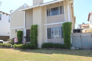 1820 Speyer Ln, Unit 3 in Redondo Beach, CA - Building Photo