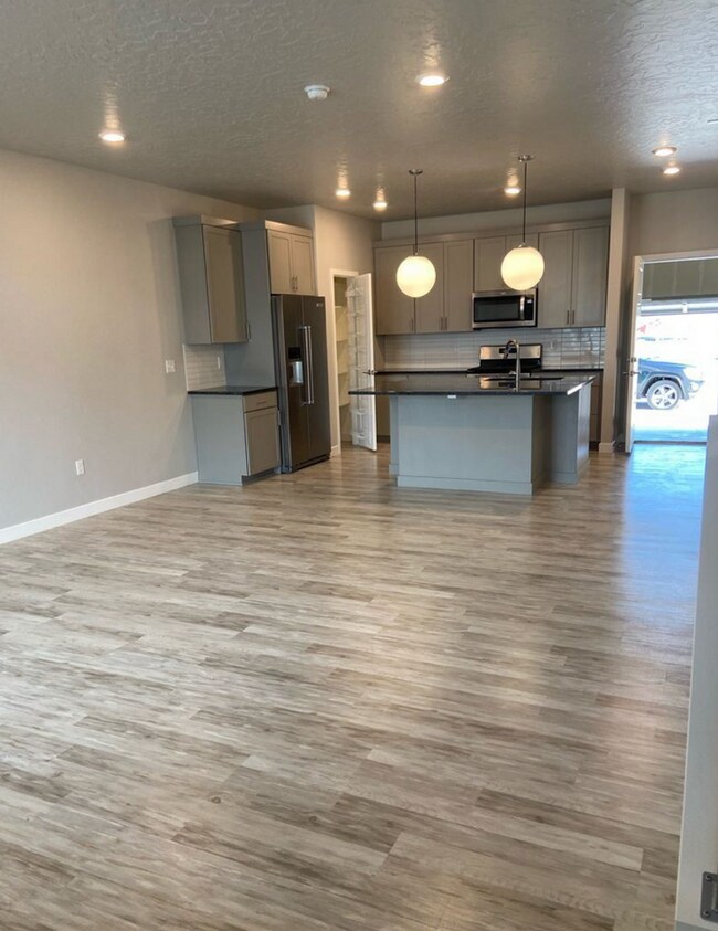 4277 W Dixon Way in Lehi, UT - Building Photo - Building Photo