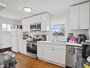 2156 Madison Ave in Bridgeport, CT - Building Photo - Building Photo