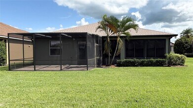 5432 Hogan Ln in Winter Haven, FL - Foto de edificio - Building Photo