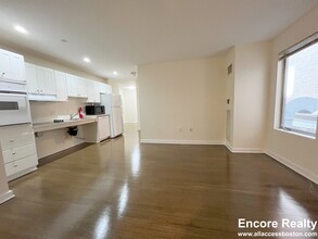 31 Essex St, Unit #404 in Boston, MA - Building Photo - Building Photo