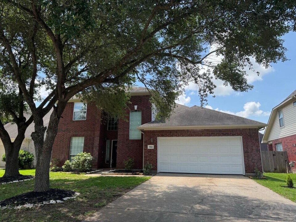 15611 Mustang Island Dr in Sugar Land, TX - Building Photo