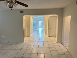 611 El Vedado in West Palm Beach, FL - Foto de edificio - Building Photo