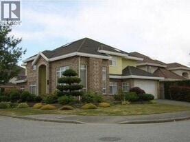 3671 Semlin Dr in Richmond, BC - Building Photo