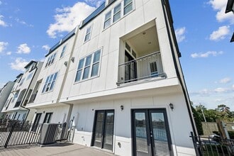 2122 Lakeshore Edge Dr in Houston, TX - Building Photo - Building Photo
