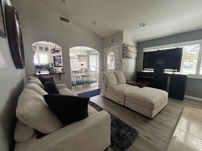 4225 Los Coyotes Diagonal in Lakewood, CA - Building Photo - Building Photo