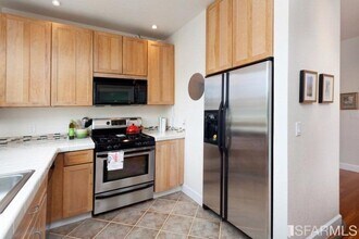 1106A Treat Ave, Unit A in San Francisco, CA - Building Photo - Building Photo