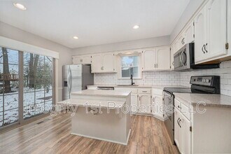 6410 NW Hilldale Dr in Kansas City, MO - Building Photo - Building Photo