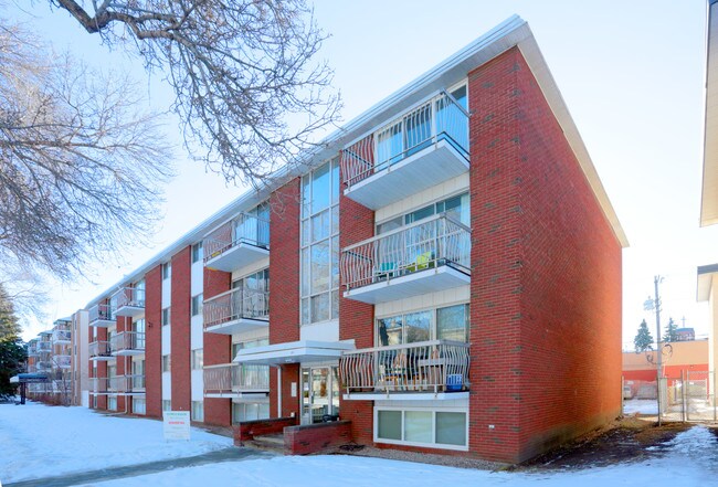 Olympus Manor in Edmonton, AB - Building Photo - Building Photo
