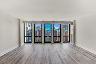 1 E Scott St in Chicago, IL - Building Photo - Building Photo