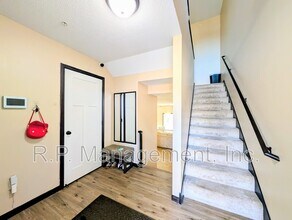 5286 Greenwood Dr in St. Paul, MN - Building Photo - Building Photo