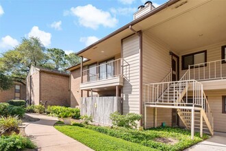 9000 Bissonnet St in Houston, TX - Foto de edificio - Building Photo